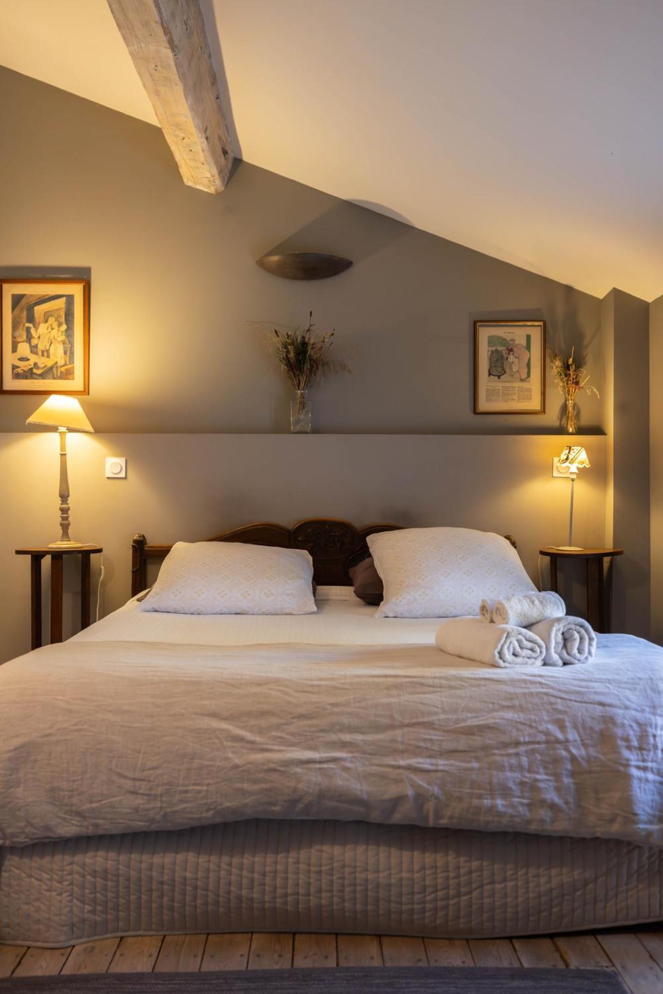 Bed and Breakfast Domaine Castell De Bles Saint-Génis Zimmer foto